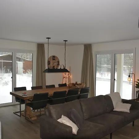 Vakantiehuiswinterberg 度假居 *